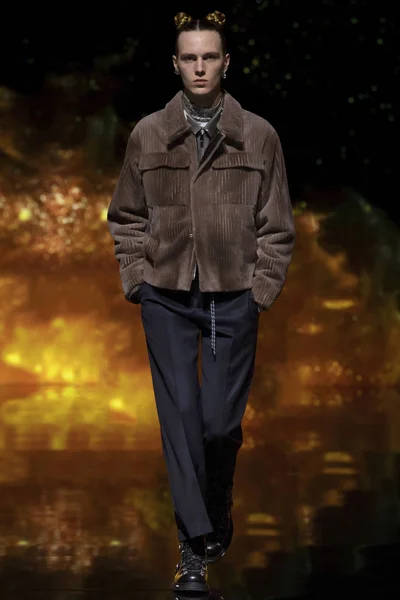 Look 37